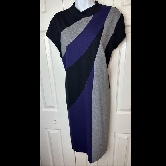 New CHICO’S Swirl Pattern Ponte Knit Dress Purple Gray Black Shift Sheath Zipper - Picture 2 of 13